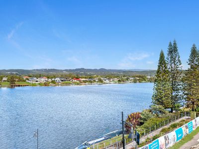 2 / 19 Watts Drive, Varsity Lakes