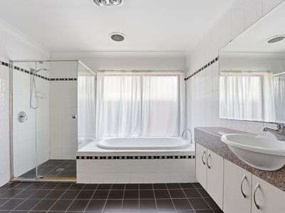 18 Messina Circuit, Prestons