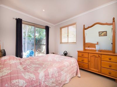 2 / 48 rajah rd, Ocean Shores