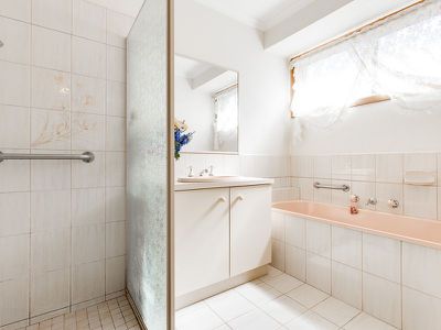 1 / 28 Melaleuca Drive, Hoppers Crossing