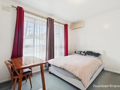 2/93 Millers Road, Altona North