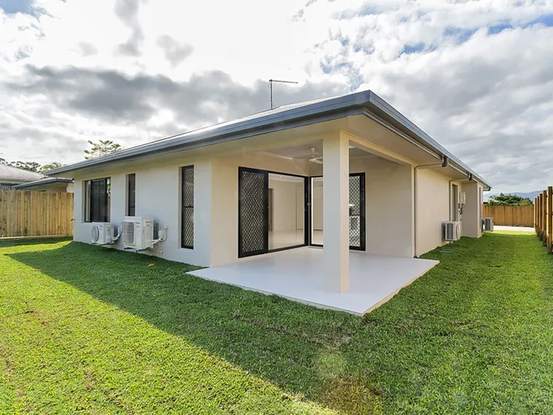 2E Fitzmaurice Drive, Bentley Park