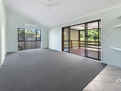 6 MALDON COURT, Helensvale