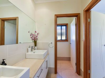 1 / 36 Railway Tce, Beachport