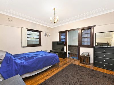 3 Maclaurin Street, East Hills