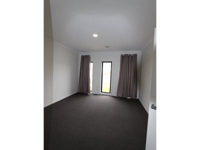 15 Badminton Court, Marshall