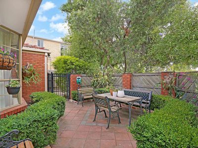 1/33 Grice Crescent, Essendon