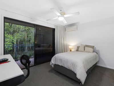 13 Cliff Close, Wakerley