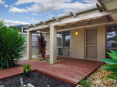 8 Hillview Rise, Hampton Park