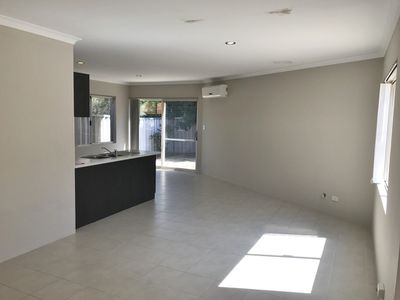 2/3 Duggan Court, Balga