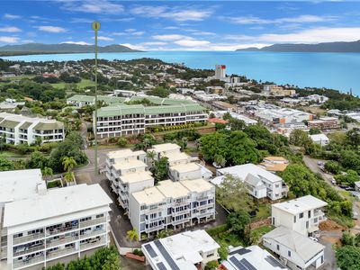 11 / 6 Hale Street, Townsville City