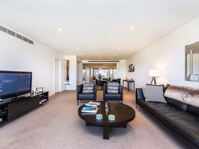 6 / 39 Bow River Crescent, Burswood