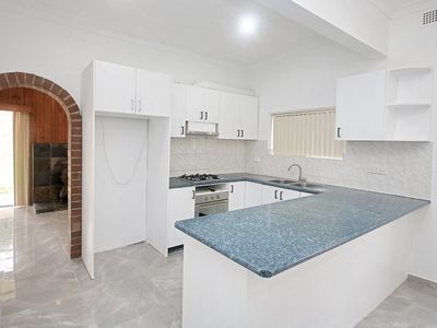 2 / 2 Browning Avenue, Lakemba