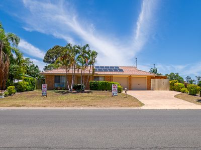 42 Ibis Boulevard, Eli Waters
