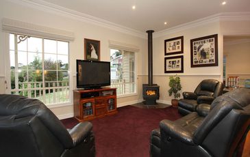 7 Valley Drive, Beaconsfield Upper
