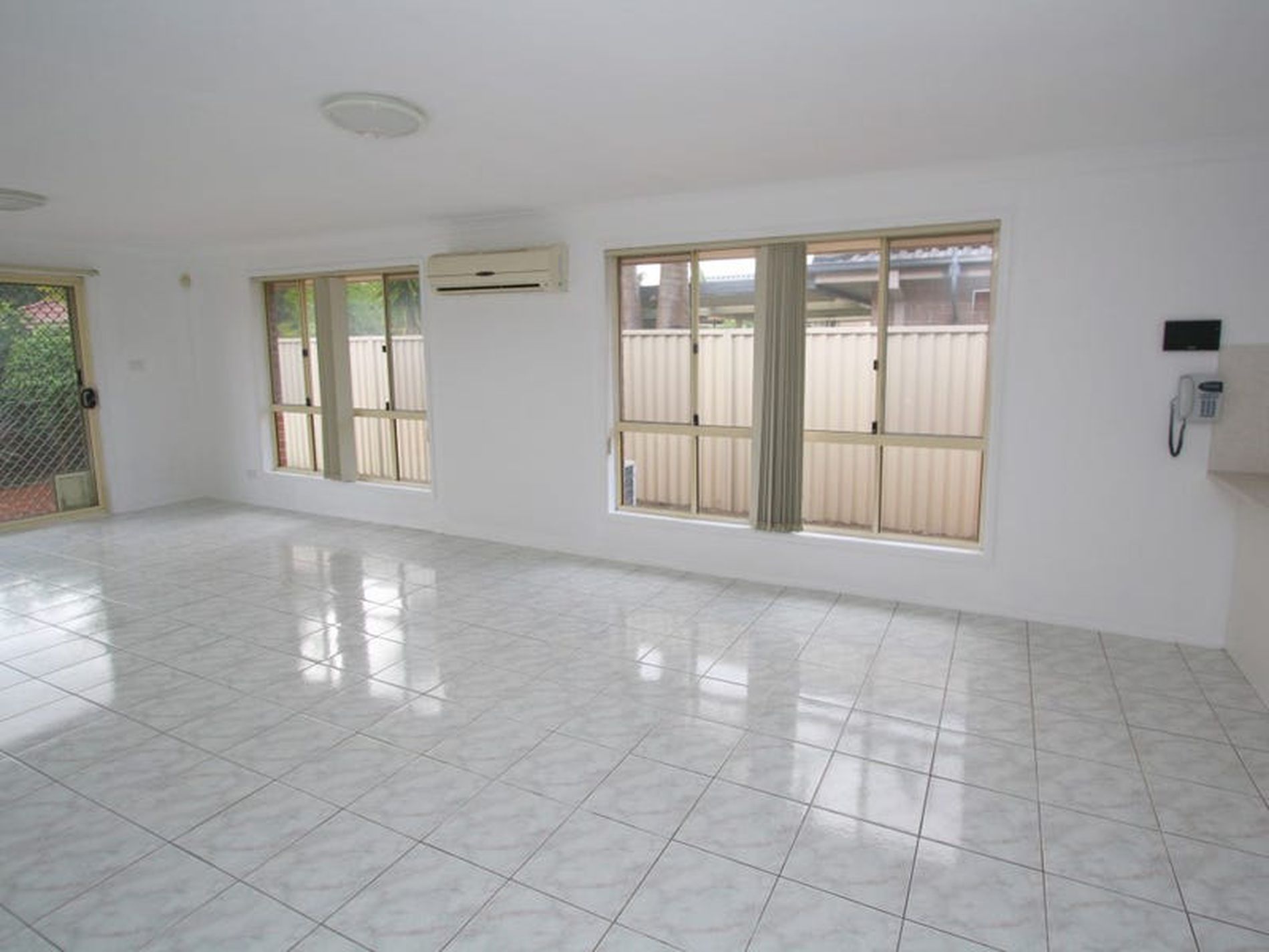 16 Jenolan Crescent, Wattle Grove