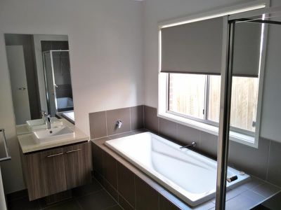 6 Macaloney Road, Williams Landing