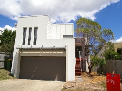 8 Heathwood Drive, Collingwood Park