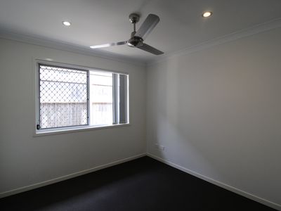 7 Bowerbird Street, Deebing Heights