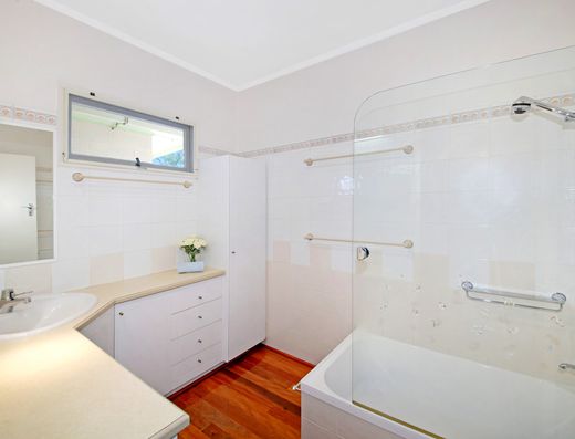 Cooroy Home with Double Frontage image 4