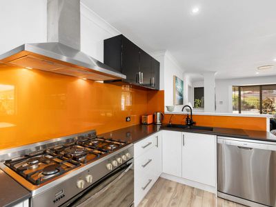 6 Baxter Close, Huntingdale