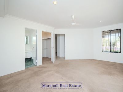 2 Roxburgh Cir, Kinross