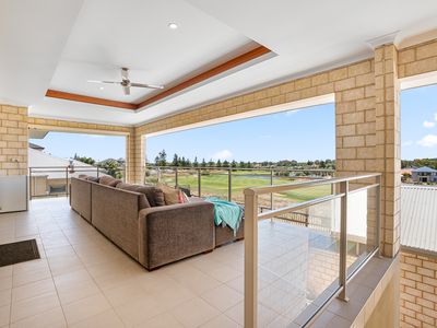 43 Holloways Ridge, Secret Harbour