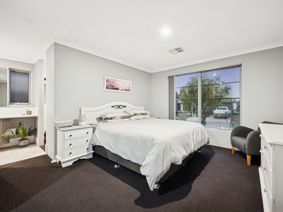 8 Claymore Place, Piara Waters