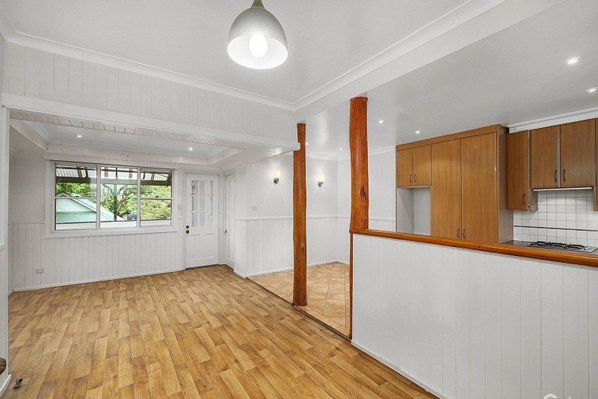 11 Narrawa Avenue, Erina