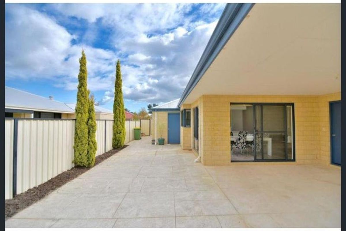 9 Woodside Loop, Beckenham
