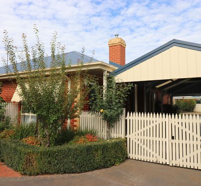 2 / 3 High Street, Yea