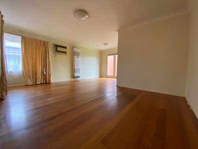 5  Fourth Avenue , Hoppers Crossing