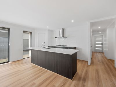 97 Willowdale Promenade, Piara Waters