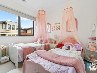 2 Alfonso Court, Lynbrook