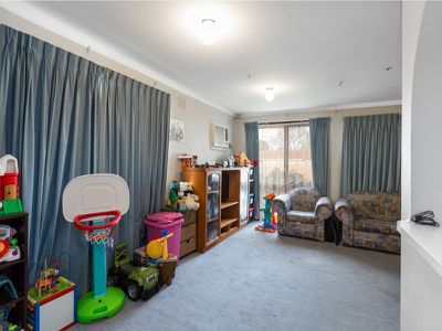 11 Charinga Drive, Werribee