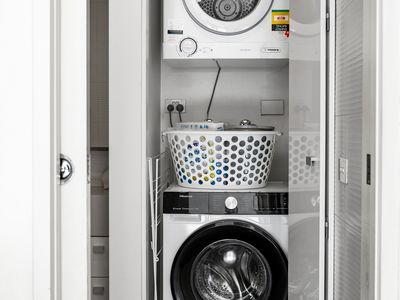 1211 / 63 Whiteman Street, Southbank