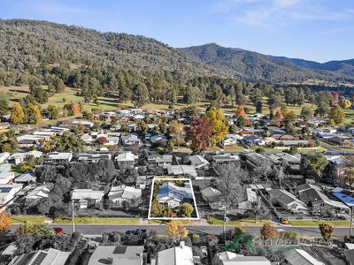 56 Freeburgh Avenue, Mount Beauty