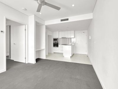 2042 / 16 Hamilton Place, Bowen Hills