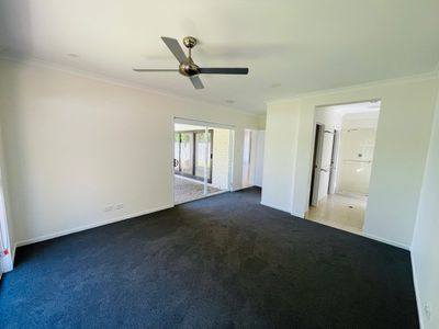 54 Denham Crescent, North Lakes