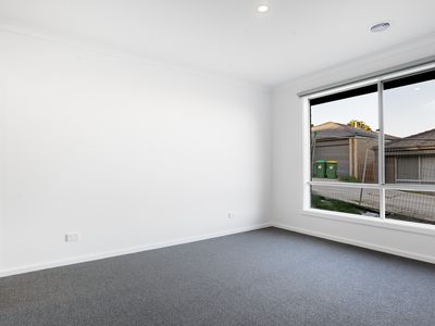 33 Davinci Street, Pakenham