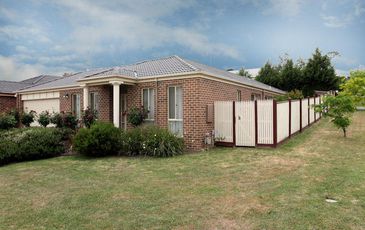 39 Grange Circuit, Beaconsfield