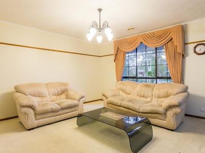 2 Oates Court, Taylors Lakes