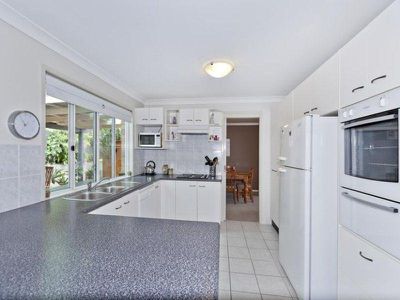 12 Chiltern Court, Rochedale South