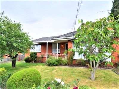 15 Douglas Avenue, Box Hill South