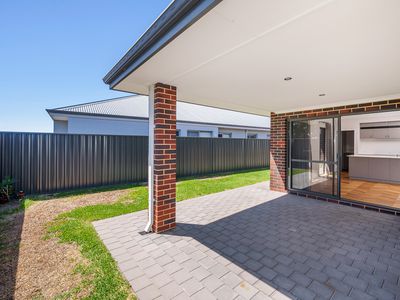 13 Denmark Loop, South Guildford