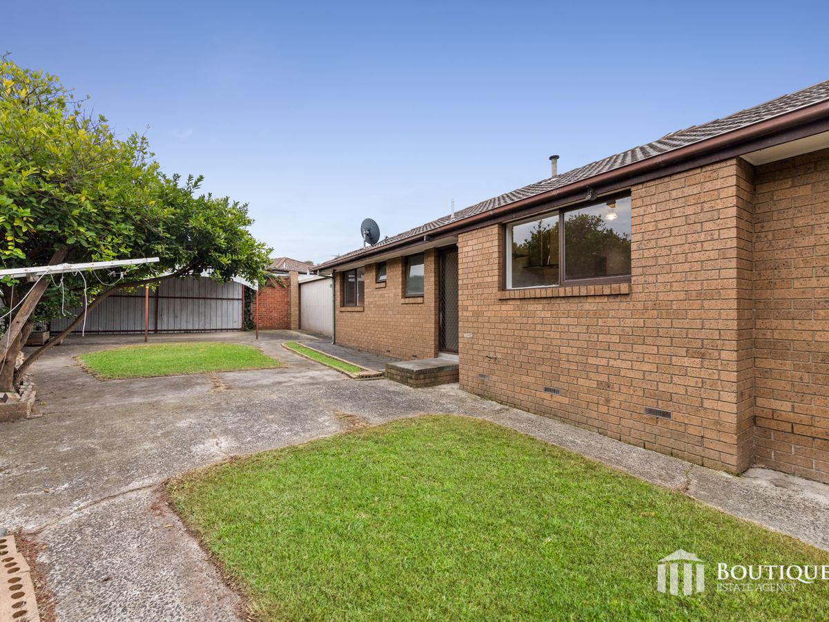 84 Loch Road, Dandenong North