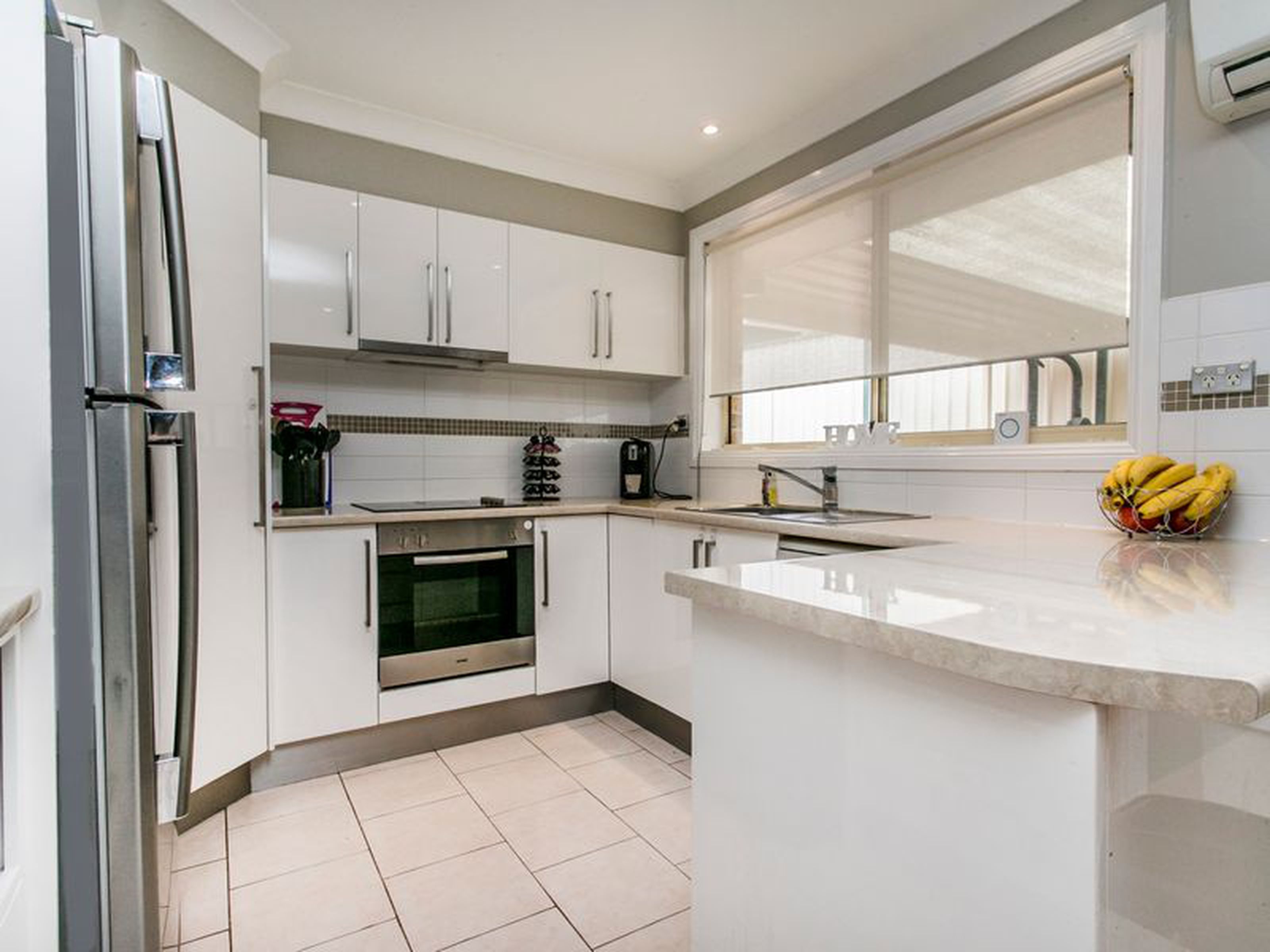 2 / 1 Barronfield Drive, GLENMORE PARK