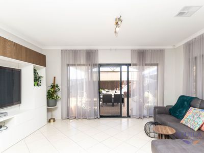 10 Glenallen Way, Ellenbrook