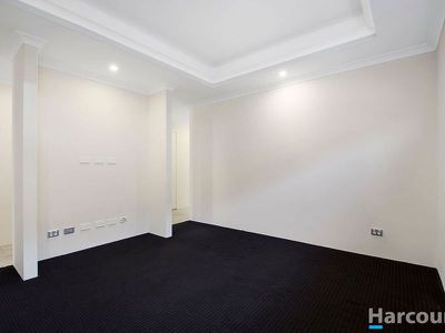 10 Persian Street, Eglinton