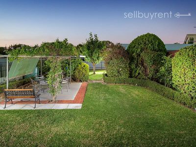 2 WOODLAND STREET, Wodonga